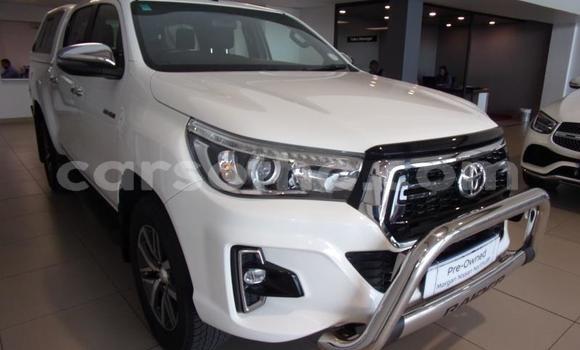 اشتري مستعمل Toyota Hilux White سيارة في Maseru في Maseru اشتري مستعمل Toyota Hilux White سيارة في Maseru في Maseru