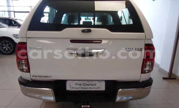 اشتري مستعمل Toyota Hilux White سيارة في Maseru في Maseru اشتري مستعمل Toyota Hilux White سيارة في Maseru في Maseru
