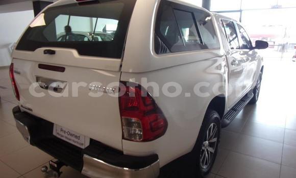 اشتري مستعمل Toyota Hilux White سيارة في Maseru في Maseru اشتري مستعمل Toyota Hilux White سيارة في Maseru في Maseru