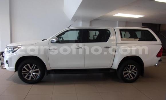 اشتري مستعمل Toyota Hilux White سيارة في Maseru في Maseru اشتري مستعمل Toyota Hilux White سيارة في Maseru في Maseru