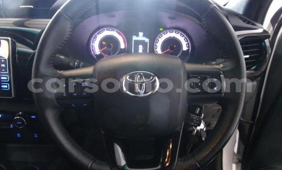 اشتري مستعمل Toyota Hilux White سيارة في Maseru في Maseru اشتري مستعمل Toyota Hilux White سيارة في Maseru في Maseru
