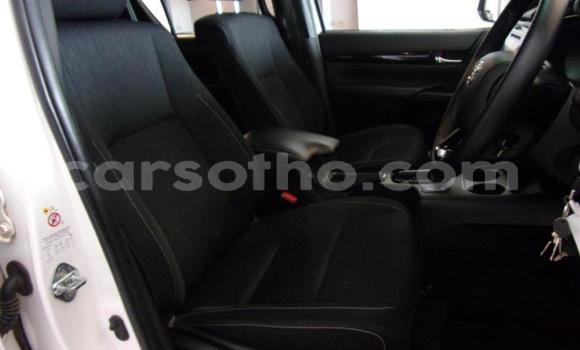 اشتري مستعمل Toyota Hilux White سيارة في Maseru في Maseru اشتري مستعمل Toyota Hilux White سيارة في Maseru في Maseru
