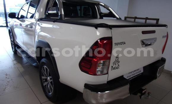 اشتري مستعمل Toyota Hilux White سيارة في Maseru في Maseru اشتري مستعمل Toyota Hilux White سيارة في Maseru في Maseru