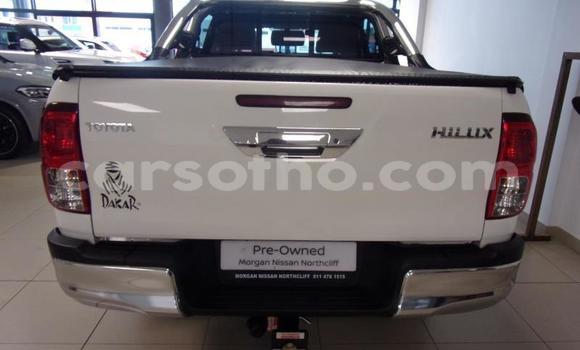 اشتري مستعمل Toyota Hilux White سيارة في Maseru في Maseru اشتري مستعمل Toyota Hilux White سيارة في Maseru في Maseru