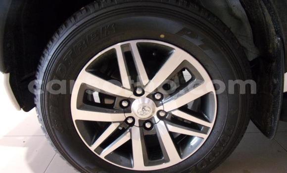 اشتري مستعمل Toyota Hilux White سيارة في Maseru في Maseru اشتري مستعمل Toyota Hilux White سيارة في Maseru في Maseru