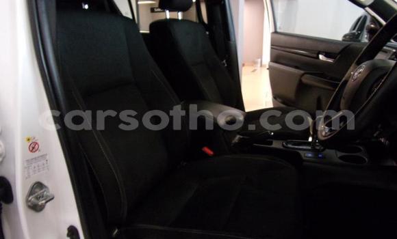 اشتري مستعمل Toyota Hilux White سيارة في Maseru في Maseru اشتري مستعمل Toyota Hilux White سيارة في Maseru في Maseru