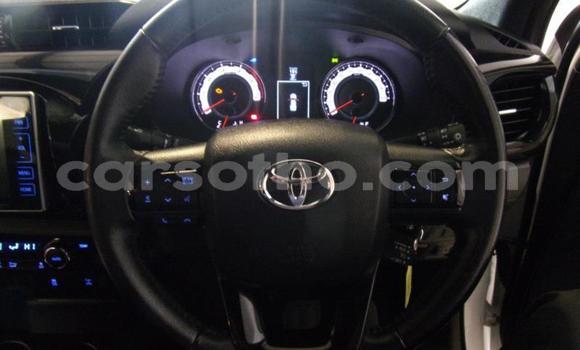 اشتري مستعمل Toyota Hilux White سيارة في Maseru في Maseru اشتري مستعمل Toyota Hilux White سيارة في Maseru في Maseru