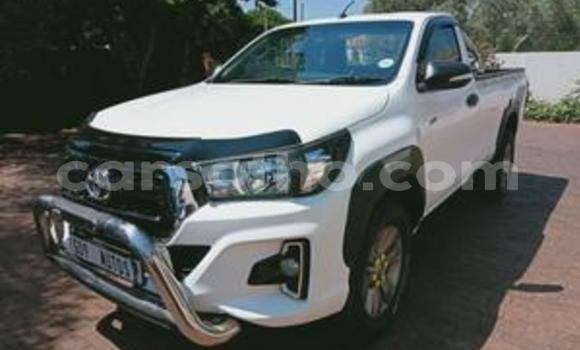 اشتري مستعمل Toyota Hilux White سيارة في Maseru في Maseru اشتري مستعمل Toyota Hilux White سيارة في Maseru في Maseru