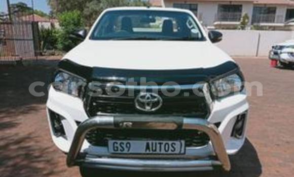 اشتري مستعمل Toyota Hilux White سيارة في Maseru في Maseru اشتري مستعمل Toyota Hilux White سيارة في Maseru في Maseru