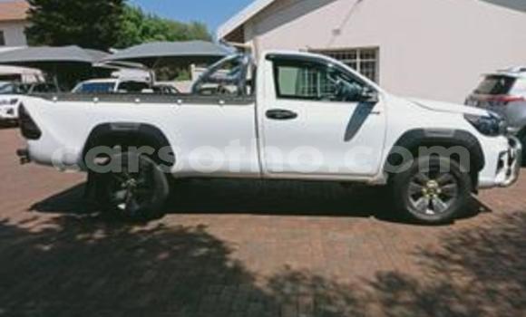اشتري مستعمل Toyota Hilux White سيارة في Maseru في Maseru اشتري مستعمل Toyota Hilux White سيارة في Maseru في Maseru