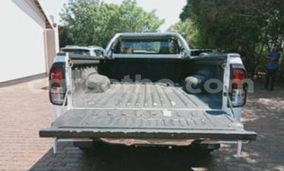 اشتري مستعمل Toyota Hilux White سيارة في Maseru في Maseru اشتري مستعمل Toyota Hilux White سيارة في Maseru في Maseru