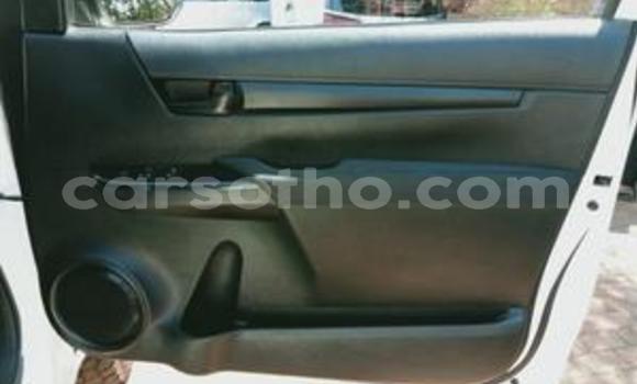 اشتري مستعمل Toyota Hilux White سيارة في Maseru في Maseru اشتري مستعمل Toyota Hilux White سيارة في Maseru في Maseru