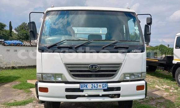 Sayi Na hannu Nissan UD White Babbar mota in Maseru a Maseru Sayi Na hannu Nissan UD White Babbar mota in Maseru a Maseru