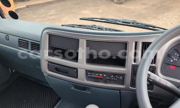اشتري مستعمل Nissan UD White شاحنة في Maseru في Maseru اشتري مستعمل Nissan UD White شاحنة في Maseru في Maseru