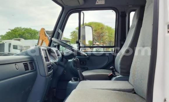 اشتري مستعمل Nissan UD White شاحنة في Maseru في Maseru اشتري مستعمل Nissan UD White شاحنة في Maseru في Maseru