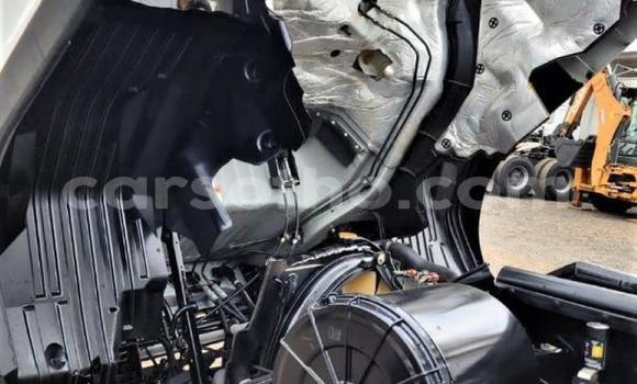 اشتري مستعمل Nissan UD White شاحنة في Maseru في Maseru اشتري مستعمل Nissan UD White شاحنة في Maseru في Maseru