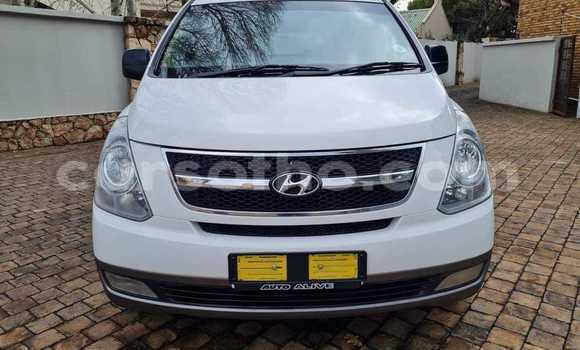 Sayi Na hannu Hyundai H1 White Mota in Butha Buthe a Butha-Buthe Sayi Na hannu Hyundai H1 White Mota in Butha Buthe a Butha-Buthe