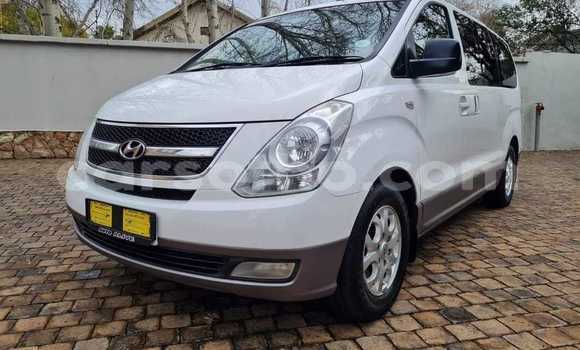 Sayi Na hannu Hyundai H1 White Mota in Butha Buthe a Butha-Buthe Sayi Na hannu Hyundai H1 White Mota in Butha Buthe a Butha-Buthe