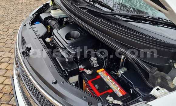 Sayi Na hannu Hyundai H1 White Mota in Butha Buthe a Butha-Buthe Sayi Na hannu Hyundai H1 White Mota in Butha Buthe a Butha-Buthe