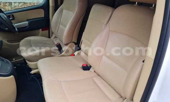 Sayi Na hannu Hyundai H1 White Mota in Butha Buthe a Butha-Buthe Sayi Na hannu Hyundai H1 White Mota in Butha Buthe a Butha-Buthe