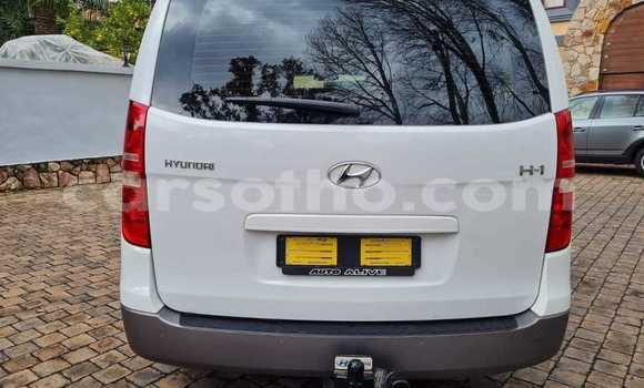 Sayi Na hannu Hyundai H1 White Mota in Butha Buthe a Butha-Buthe Sayi Na hannu Hyundai H1 White Mota in Butha Buthe a Butha-Buthe