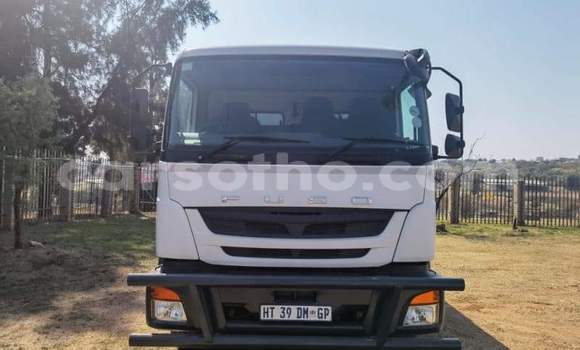 Sayi Na hannu Mitsubishi L400 White Babbar mota in Mohale's Hoek a Mohale's Hoek Sayi Na hannu Mitsubishi L400 White Babbar mota in Mohale's Hoek a Mohale's Hoek