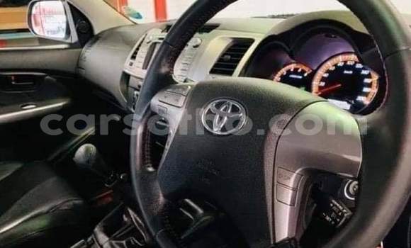 اشتري مستعمل Toyota Hilux White سيارة في Maseru في Maseru اشتري مستعمل Toyota Hilux White سيارة في Maseru في Maseru