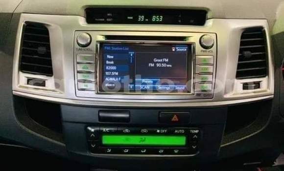 اشتري مستعمل Toyota Hilux White سيارة في Maseru في Maseru اشتري مستعمل Toyota Hilux White سيارة في Maseru في Maseru