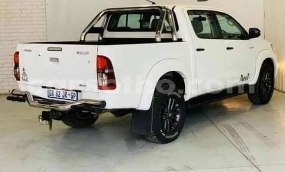 اشتري مستعمل Toyota Hilux White سيارة في Maseru في Maseru اشتري مستعمل Toyota Hilux White سيارة في Maseru في Maseru
