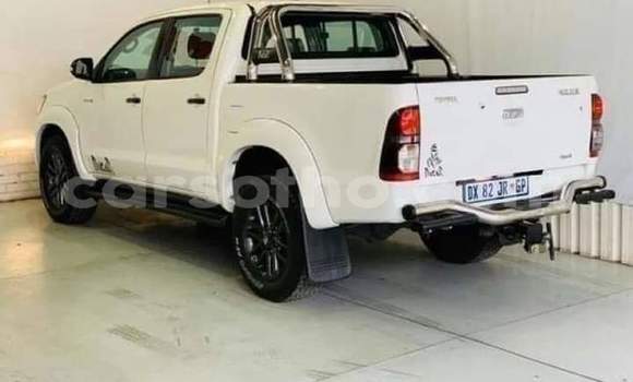 اشتري مستعمل Toyota Hilux White سيارة في Maseru في Maseru اشتري مستعمل Toyota Hilux White سيارة في Maseru في Maseru