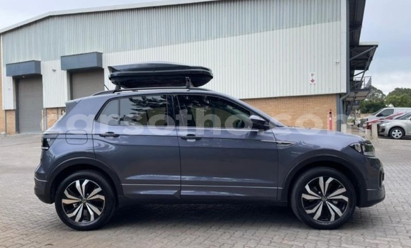 Acheter Occasion Voiture Volkswagen T-Roc Gris à Butha–Buthe, Thaba-Tseka Acheter Occasion Voiture Volkswagen T-Roc Gris à Butha–Buthe, Thaba-Tseka