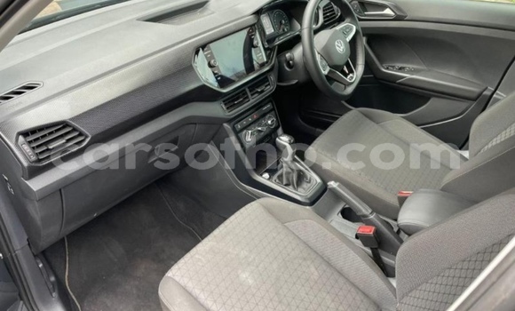 Acheter Occasion Voiture Volkswagen T-Roc Gris à Butha–Buthe, Thaba-Tseka Acheter Occasion Voiture Volkswagen T-Roc Gris à Butha–Buthe, Thaba-Tseka
