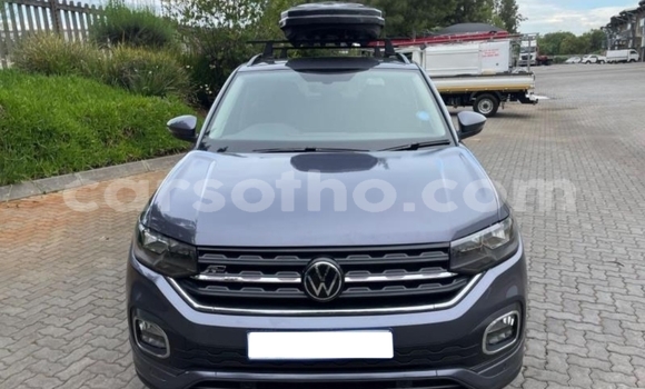 Acheter Occasion Voiture Volkswagen T-Roc Gris à Butha–Buthe, Thaba-Tseka Acheter Occasion Voiture Volkswagen T-Roc Gris à Butha–Buthe, Thaba-Tseka