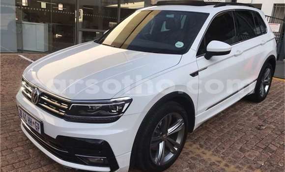 Sayi Na hannu Volkswagen Tiguan White Mota in Maseru a Maseru