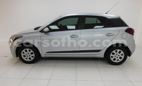 Acheter Occasion Voiture Hyundai i20 Blanc à Maseru, Maseru Acheter Occasion Voiture Hyundai i20 Blanc à Maseru, Maseru