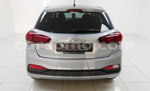 Acheter Occasion Voiture Hyundai i20 Blanc à Maseru, Maseru Acheter Occasion Voiture Hyundai i20 Blanc à Maseru, Maseru