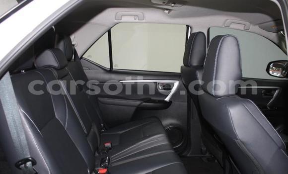 Acheter Occasion Voiture Toyota Fortuner Blanc à Maseru, Maseru Acheter Occasion Voiture Toyota Fortuner Blanc à Maseru, Maseru