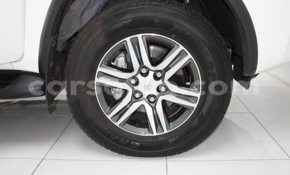 Acheter Occasion Voiture Toyota Fortuner Blanc à Maseru, Maseru Acheter Occasion Voiture Toyota Fortuner Blanc à Maseru, Maseru
