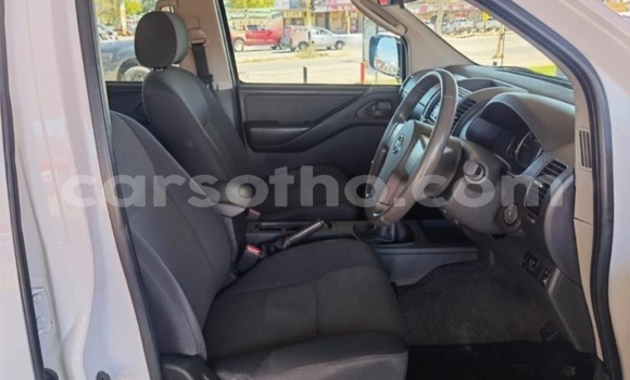 Acheter Occasion Voiture Nissan Navara Blanc à Maputsoa, Leribe Acheter Occasion Voiture Nissan Navara Blanc à Maputsoa, Leribe