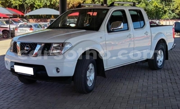 Acheter Occasion Voiture Nissan Navara Blanc à Maputsoa, Leribe Acheter Occasion Voiture Nissan Navara Blanc à Maputsoa, Leribe