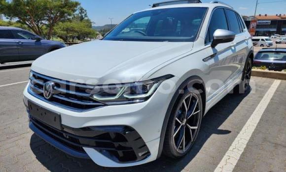Sayi Na hannu Volkswagen Tiguan White Mota in Maseru a Maseru Sayi Na hannu Volkswagen Tiguan White Mota in Maseru a Maseru