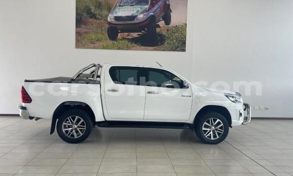 Buy Used Toyota Hilux White Car in Maseru in Maseru Buy Used Toyota Hilux White Car in Maseru in Maseru