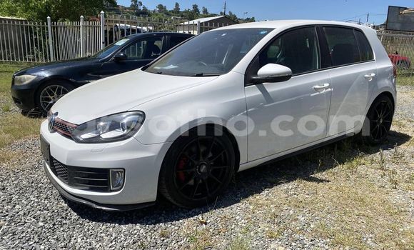 Sayi Na hannu Volkswagen Golf White Mota in Maseru a Maseru