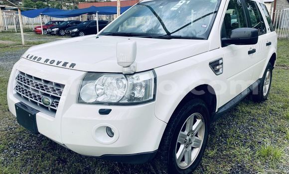 Buy Used Land Rover Freelander White Car in Maseru in Maseru