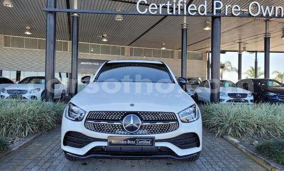 Sayi Na hannu Mercedes-Benz GLC 250D White Mota in Maseru a Maseru Sayi Na hannu Mercedes-Benz GLC 250D White Mota in Maseru a Maseru