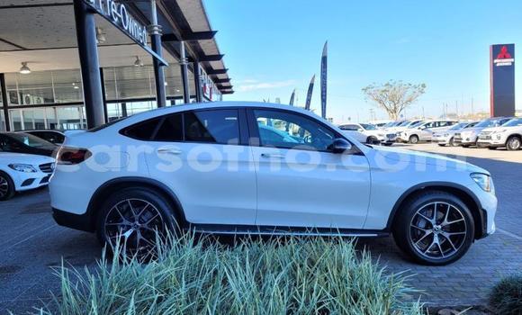 Sayi Na hannu Mercedes-Benz GLC 250D White Mota in Maseru a Maseru Sayi Na hannu Mercedes-Benz GLC 250D White Mota in Maseru a Maseru