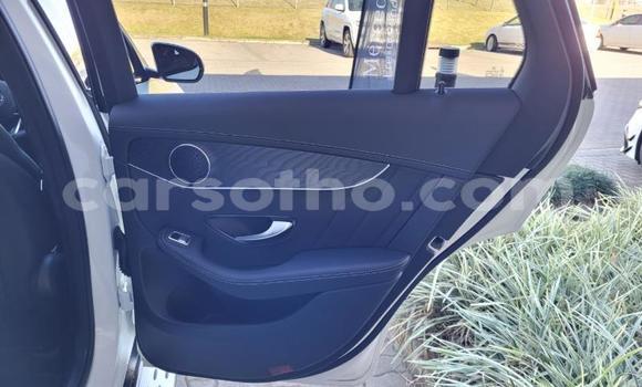 Sayi Na hannu Mercedes-Benz GLC 250D White Mota in Maseru a Maseru Sayi Na hannu Mercedes-Benz GLC 250D White Mota in Maseru a Maseru