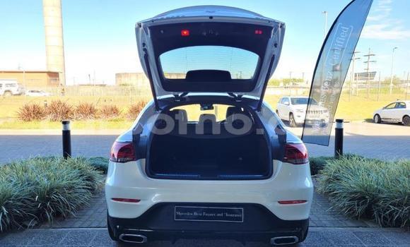 Sayi Na hannu Mercedes-Benz GLC 250D White Mota in Maseru a Maseru Sayi Na hannu Mercedes-Benz GLC 250D White Mota in Maseru a Maseru