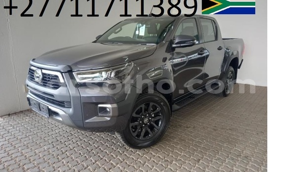 اشتري مستعمل Toyota Hilux Silver سيارة في Maseru في Maseru