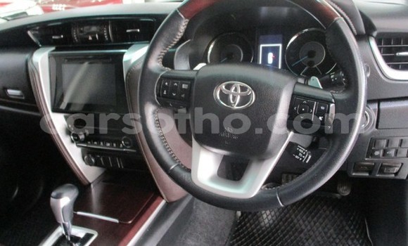 Sayi Na hannu Toyota Fortuner White Mota in Butha–Buthe a Thaba-Tseka Sayi Na hannu Toyota Fortuner White Mota in Butha–Buthe a Thaba-Tseka